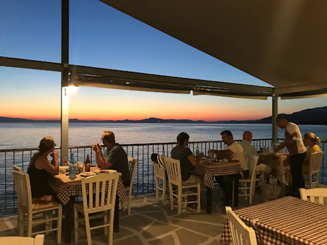 Ψαροταβέρνα Ο Φάρος