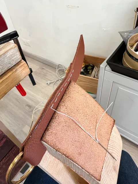 Atelier MAROQUINERIE cours particulier DIY-ABY Atelier