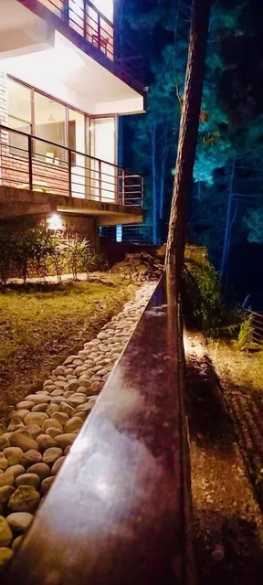 Blusalzz Escapade Lansdowne