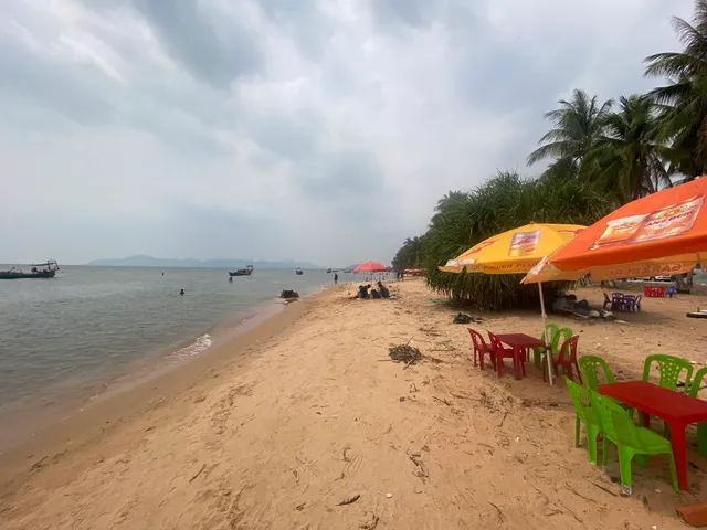 ឆ្នេរកែបថ្មីNew Kep Beach