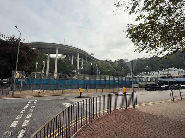 Lei Cheng Uk Swimming Pool