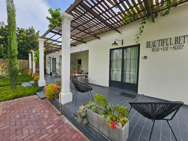 Beautiful Betty Bed and Breakfast