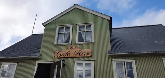 Café Riis Hólmavík - Restaurant - Pizzeria & Bar