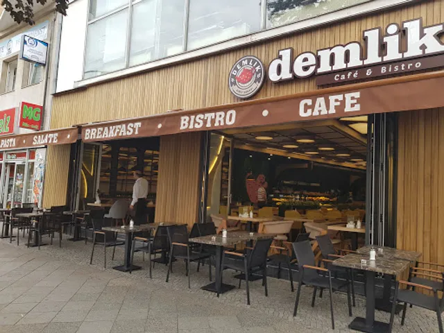 Demlik Künefecim Café