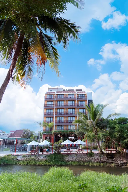 Little Gem. An Eco-Friendly Boutique Hotel & Spa