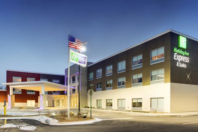 Holiday Inn Express & Suites Galesburg by IHG