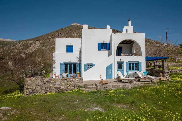 Kolimpithres beach house