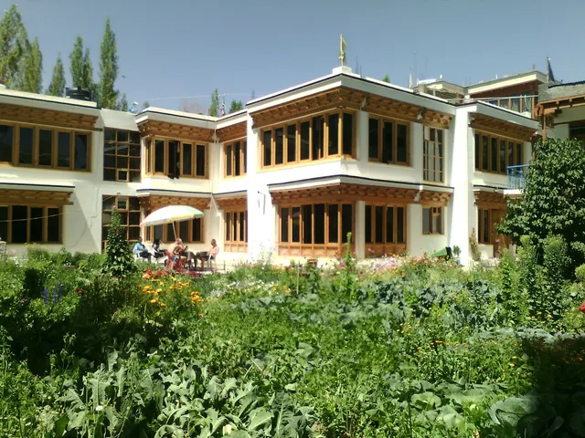 OYO 62332 Dolma Residency Guest House