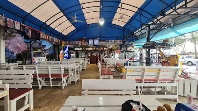 Black Pearl Beach Bar