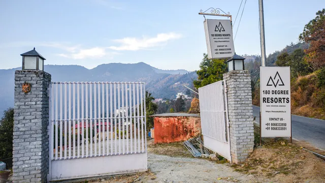 180 Degree Resort Kanatal