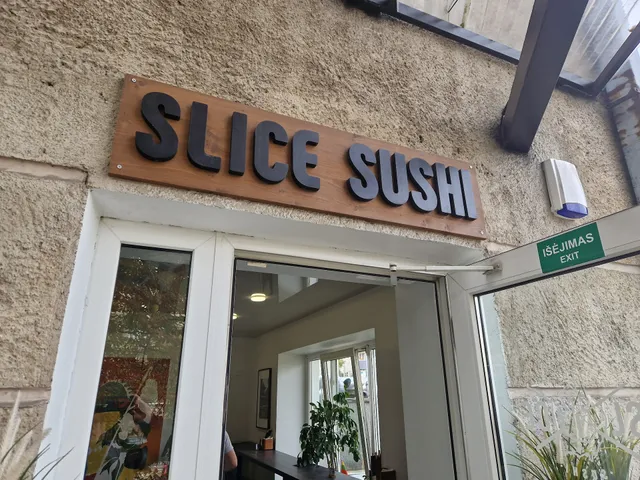 Slice sushi