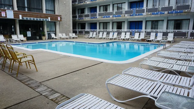 Windjammer Motor Inn