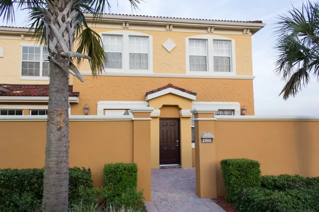 Advantage Vacation Homes