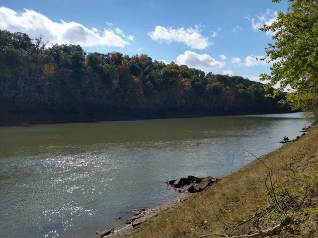 Meramec Greenway Trailhead: Lower Meramec Park
