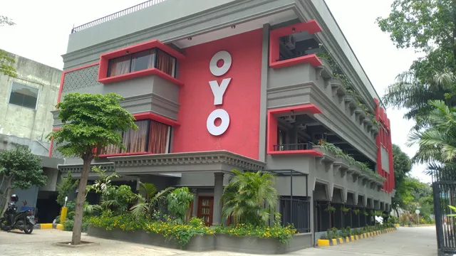 OYO 222 M at Jayakarta