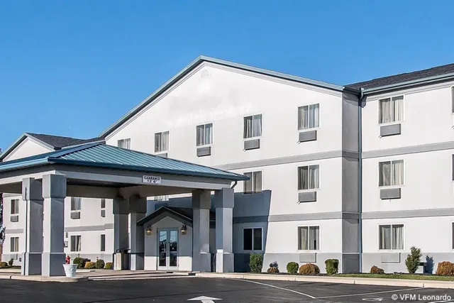 Bluffton Inn & Suites Bluffton, OH 45817