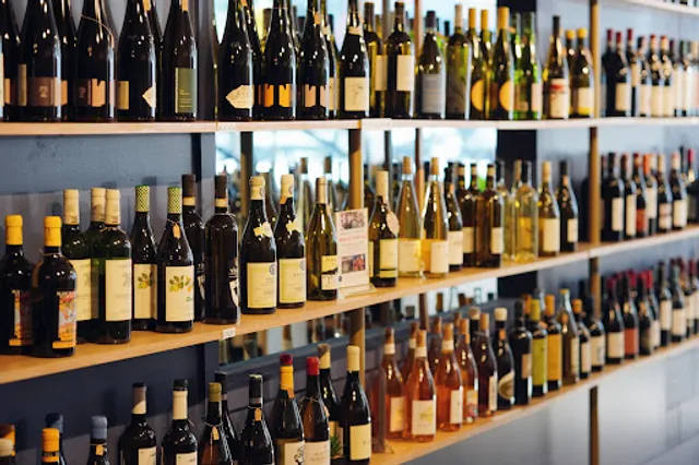 DECANTsf Bottle Shop & Bar