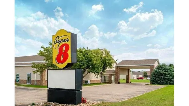 Super 8 by Wyndham Beresford