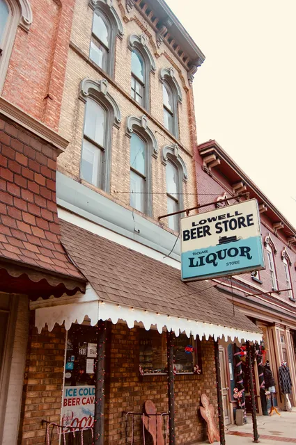 Showboat Spirits and Fine Wine