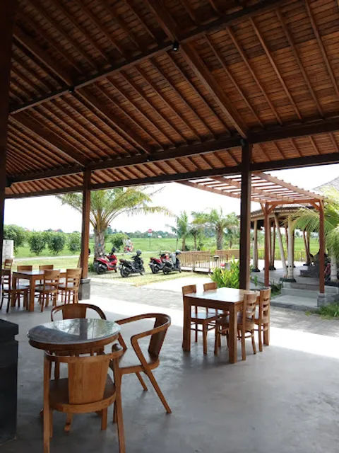 Padi Club Bar and Restaurant