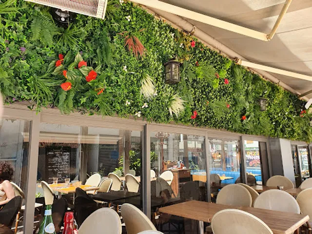 Mademoiselle les lilas