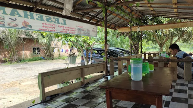 Lesehan Pondok Hijau