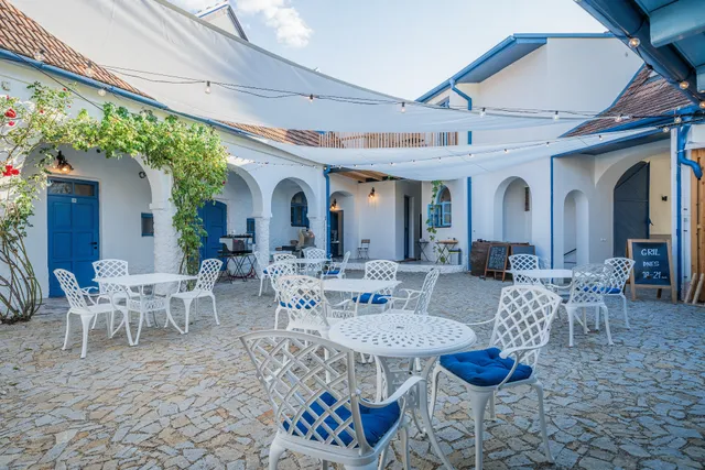 Naturální vinařství DVOREK - Penzion, Bistro & Wellness