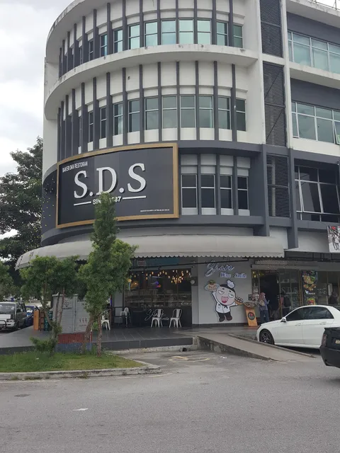 OYO 89966 Green World Hotel @ Seri Putra