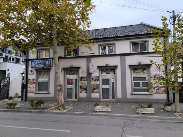 Prenoćište Royal Menex