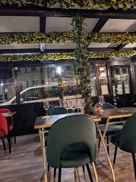 Fanoos Persian Grill