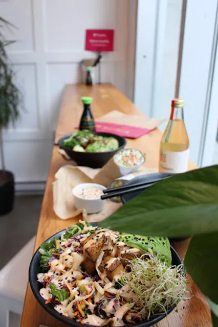 Bols et Poké St-Roch / Tiki bar