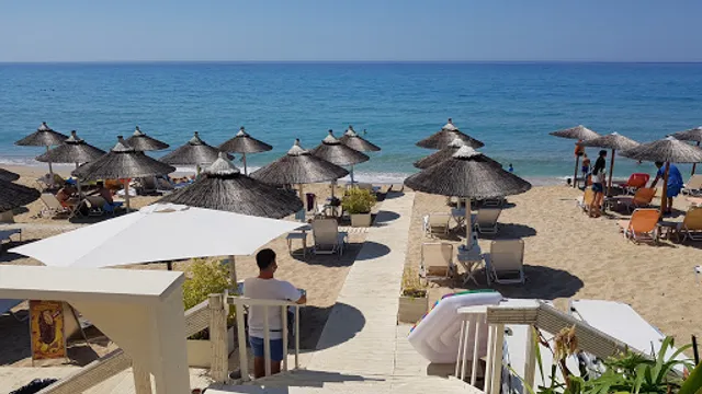 Funky Pearl beach bar