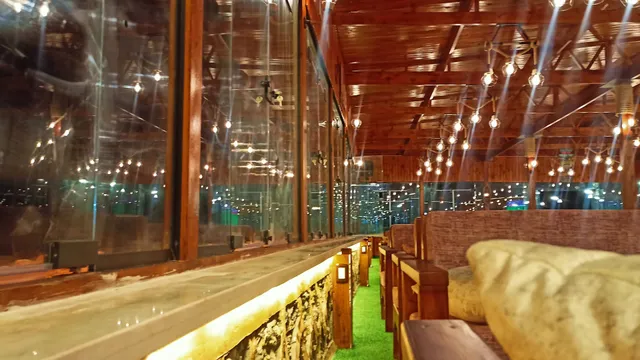 Fresca Cafe & Restaurant