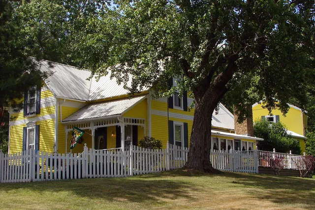 1875 Homestead Bed & Breakfast