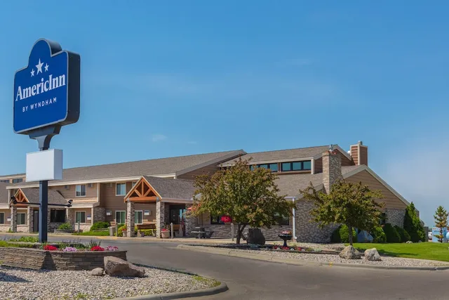 AmericInn by Wyndham Marshall