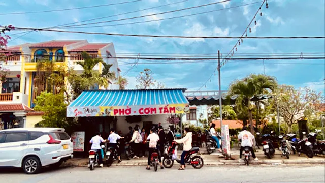 Quán cơm Sơn Phạm