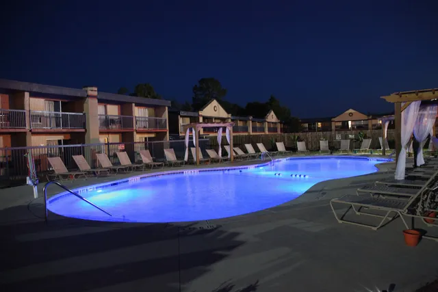 Executive Inn & Suites