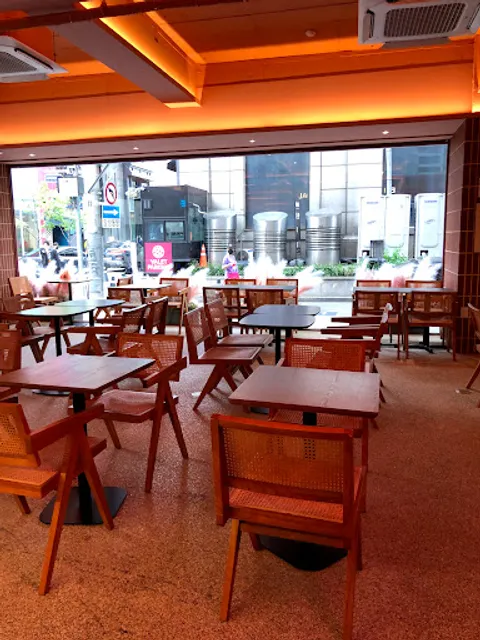 Bakery & Coffee by KUNDAL Apgujeong Rodeo Flagship Store