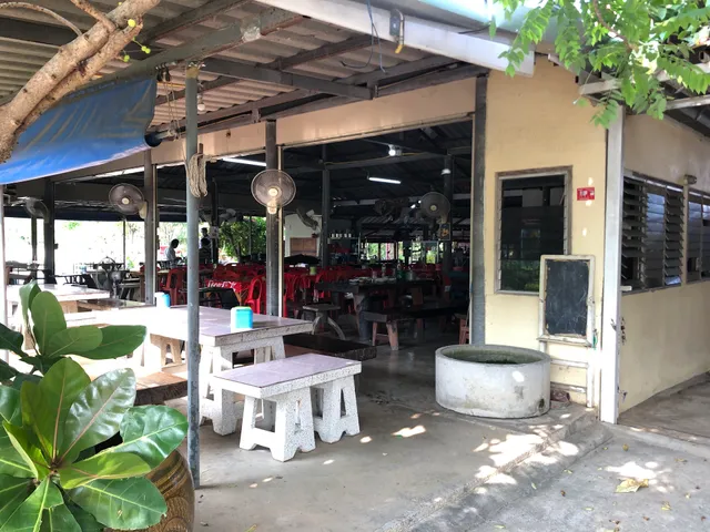 Pa Aung Pa Aing Thai Restaurant