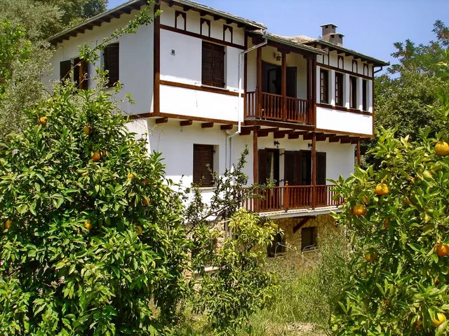 Παραδοσιακός Ξενώνα -" to kalivi" guesthouse