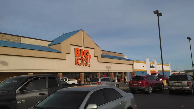 Plaza North Shopping Center