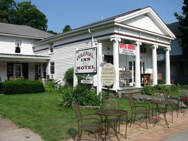 Colonial Inn & Creamery