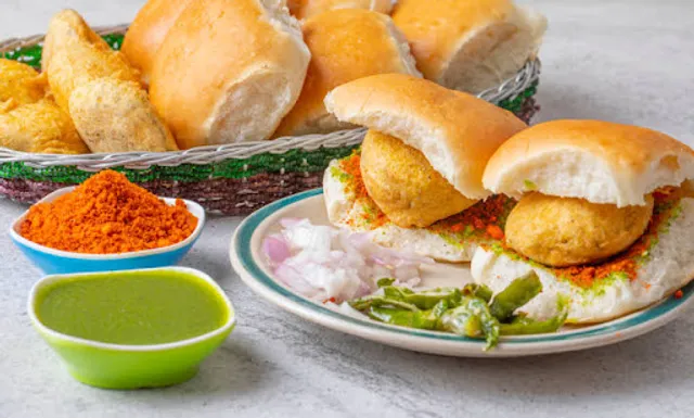 Vadapav Cafe (Shirke Vadapav)