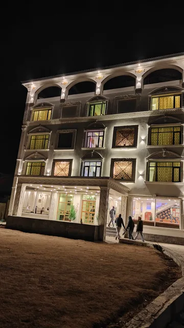 Hotel Grand Hill View