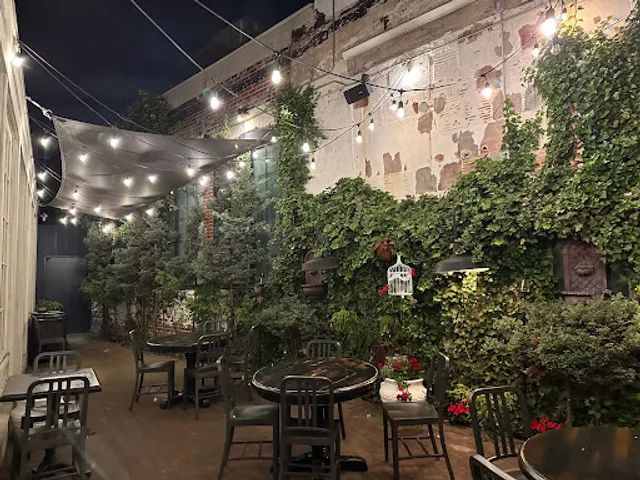 SOUTH Restaurant & Jazz Club