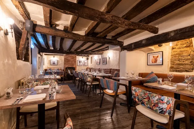 Hunters Bar & Kitchen (at the Wisteria Hotel)