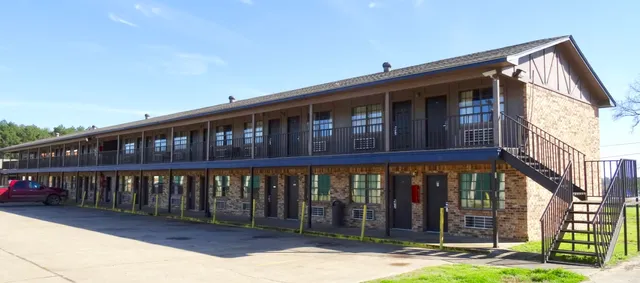 Lake Palestine Motor Inn