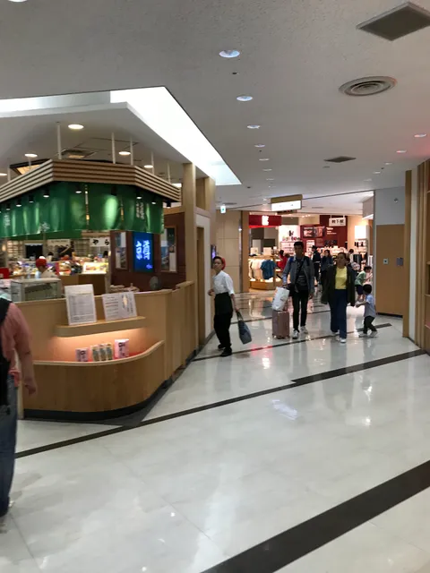 ANA FESTA Terminal2 Lobby gift shop