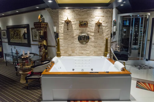 Mariaggi's Theme Suite Hotel and Spa