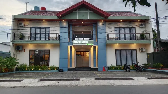 Crown Hotel Pangandaran